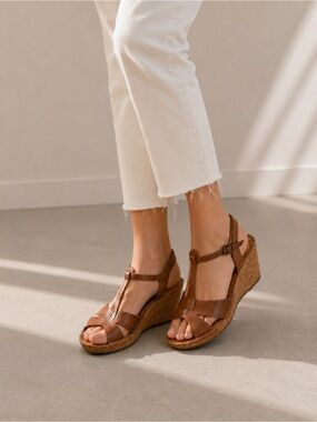 Clarks artisans sling back wedges heels sandals in maroon brown leather cork 9.5